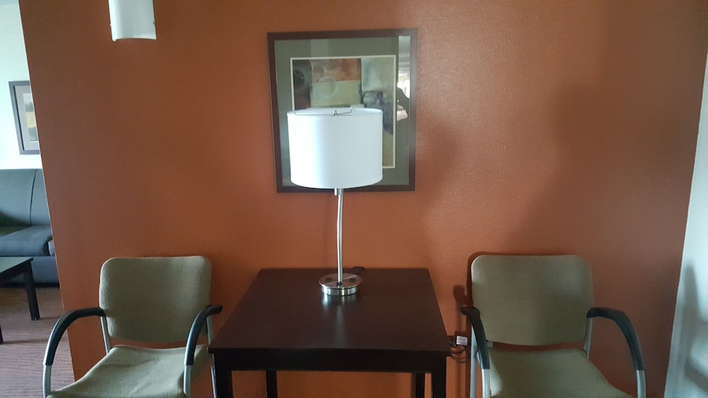 AmericInn by Wyndham Muscatine - photo 16