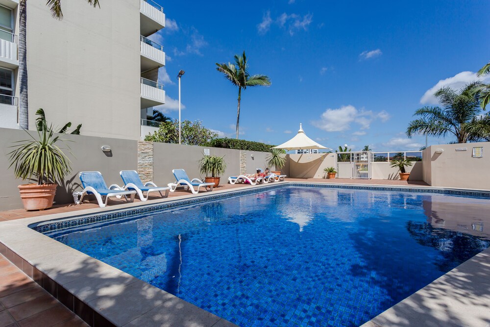Waterways Luxury Apartments — 4-Star Luxury Hotel in Surfers Paradise, Australia