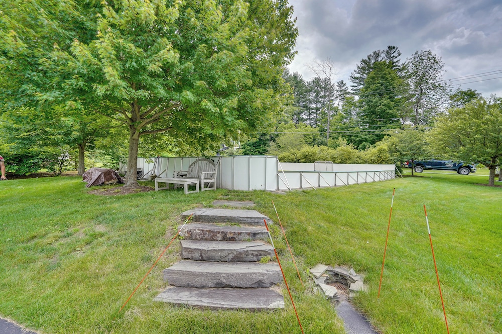 Stockbridge Retreat w Pool & Hot Tub in Glendale, United States