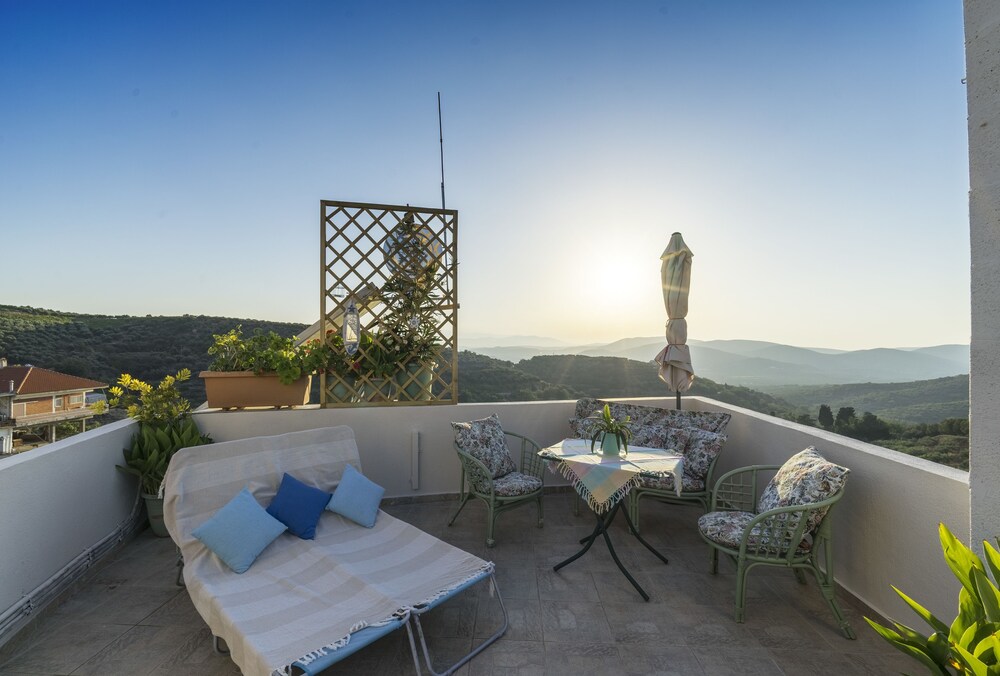 Oikies Lyttos in Kissamos, Greece