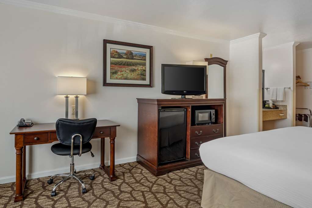 Best Western Salinas Monterey Hotel - photo 15