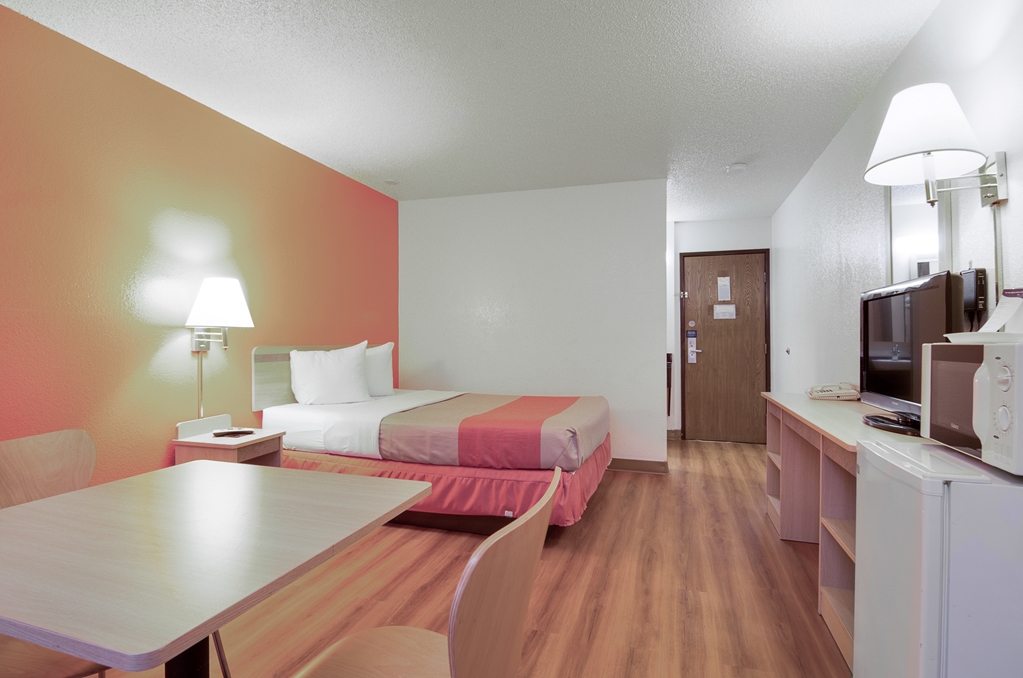 Motel 6 Colby KS - photo 14