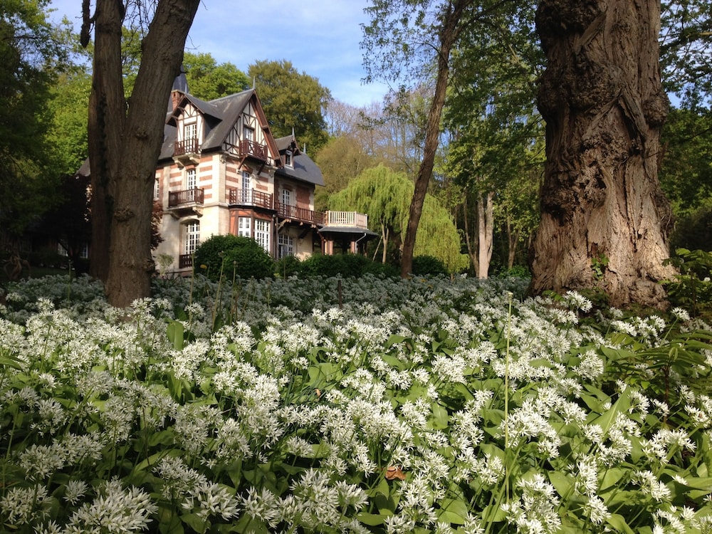 Villa du Châtelet — 4-Star Luxury Hotel in Compiegne, France