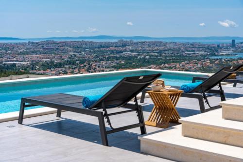 Villa Fortress private pool Game room sea views — 4-Star Luxury Hotel in Klis, Croatia