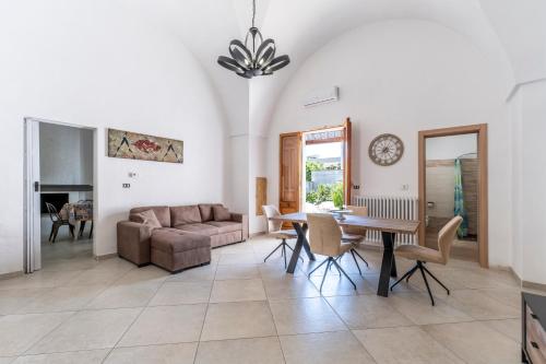 Bovio28 Nel Centro Del Salento — 4-Star Luxury Hotel in Carmiano, Italy
