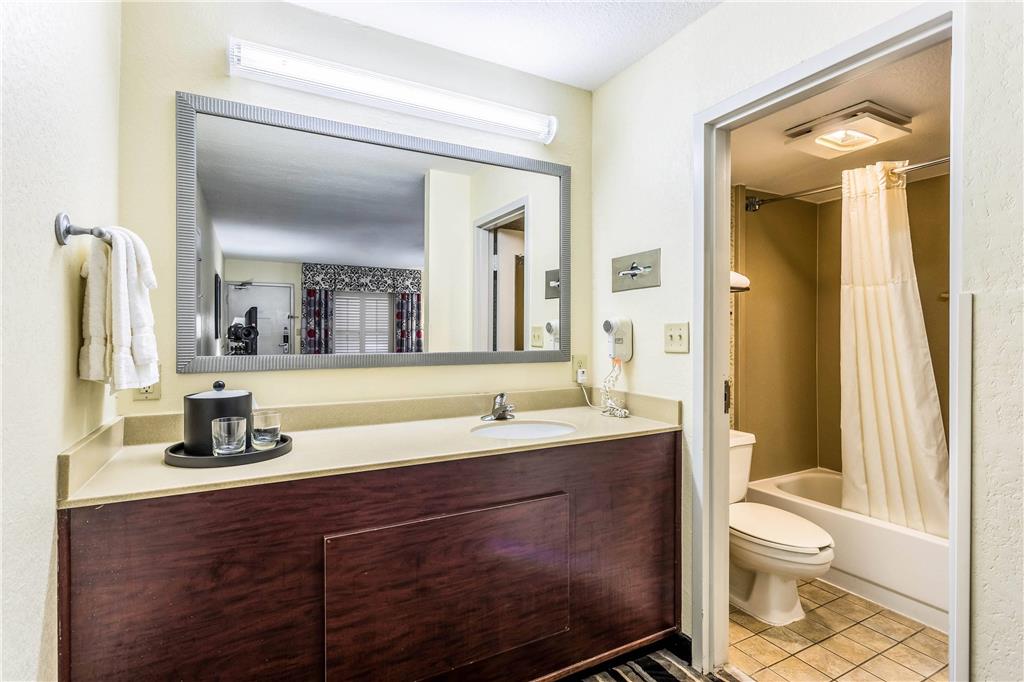 Clarion Pointe Huntsville Research Park - photo 19