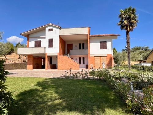 Villa Fontalta — 4-Star Luxury Hotel in Cavriglia-Monastero, Italy
