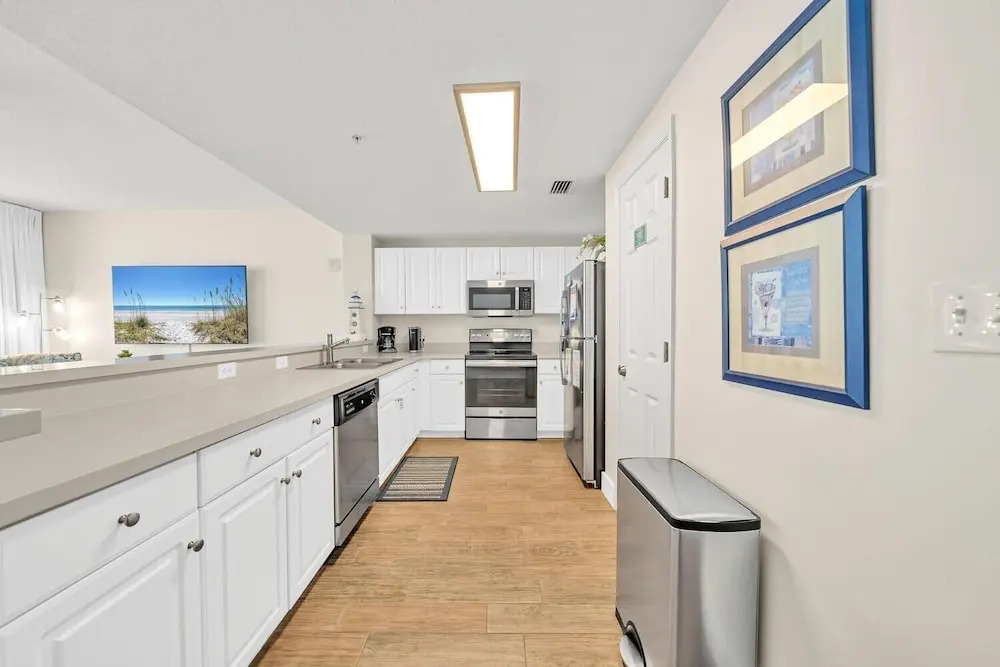 Majestic Beach Towers 1 1014 - photo 20
