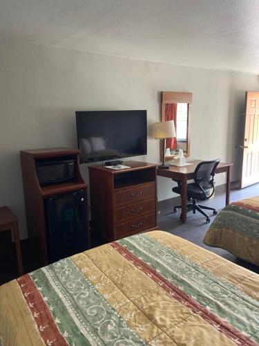 Redbud Inn - photo 24