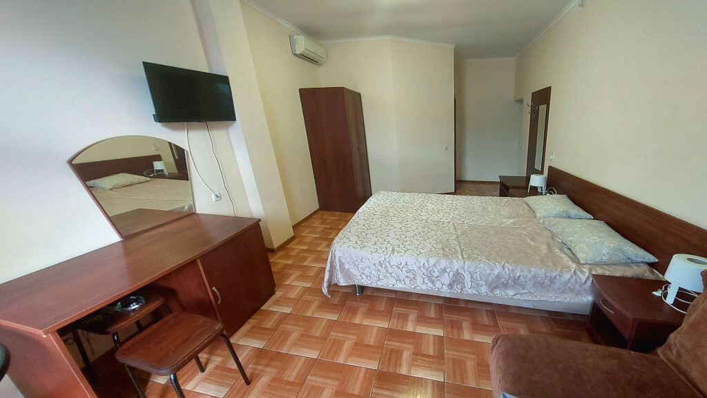 Briz Hotel — carbon neutral stay, Kabardinka