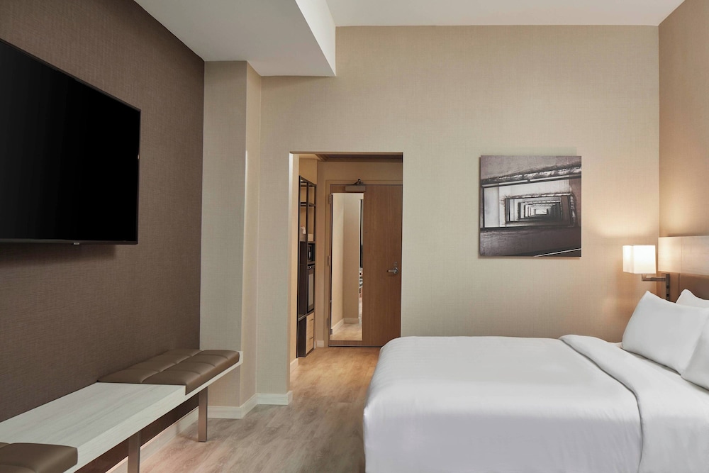 AC Hotel By Marriott Greenville - photo 16