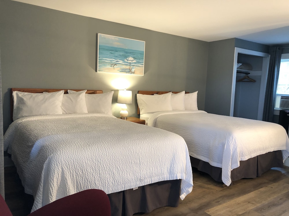 Hyannis Inn - photo 20