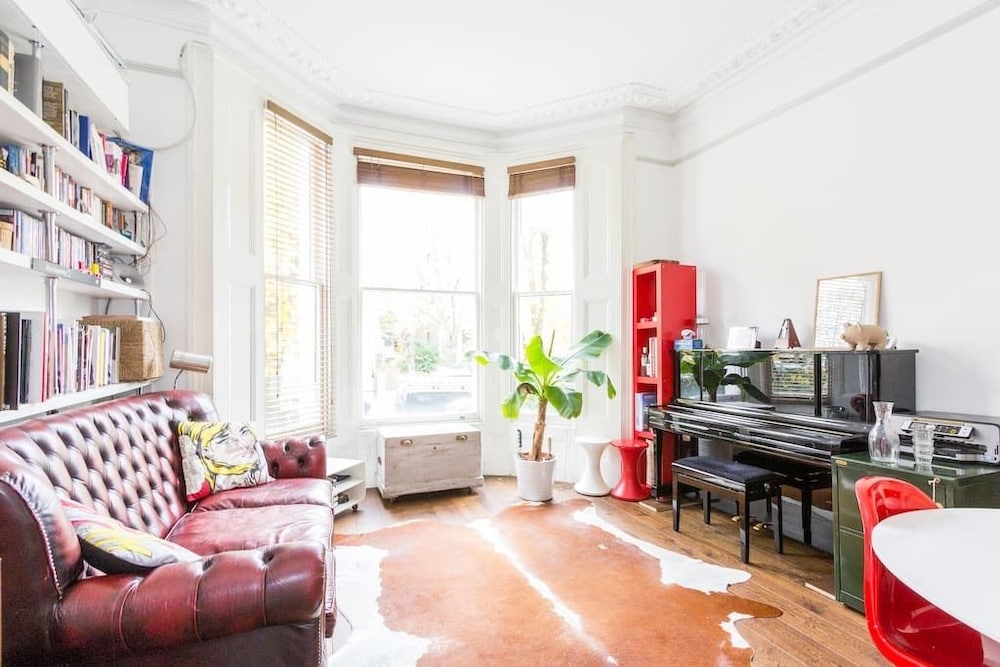 Gorgeous 1 BR Near Portobello & Notting Hill — 4-Star Luxury Hotel in London, United Kingdom