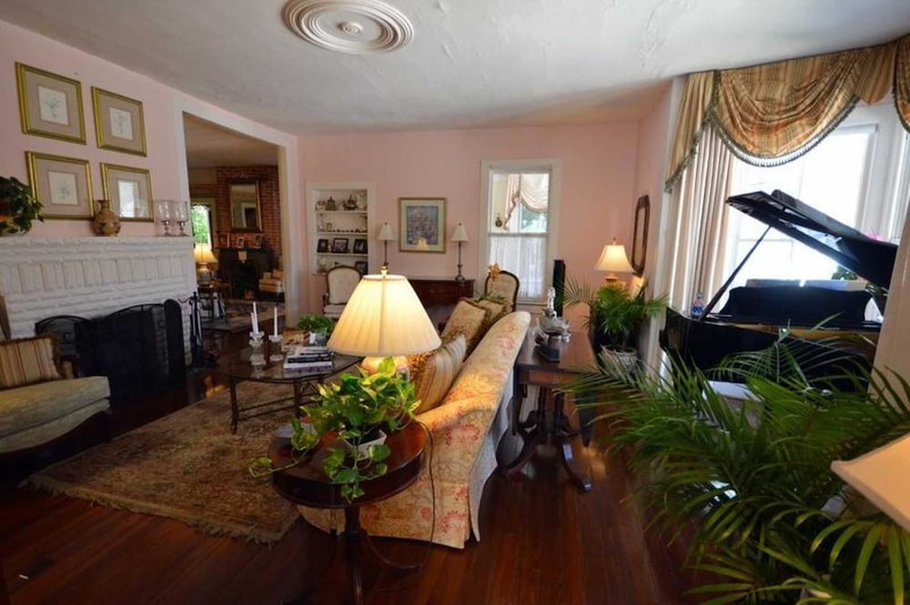 The Kenwood Inn - photo 4