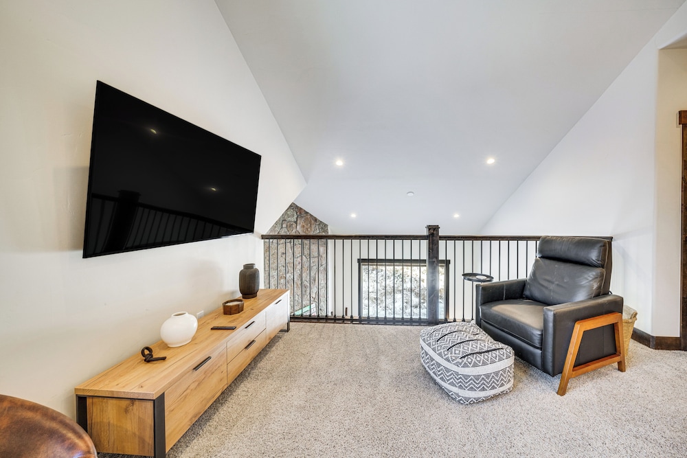 8 Mi to Keystone Resort Mtn View Townhome in Silverthorne, United States