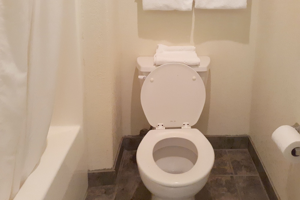 Tombstone Motel - photo 5