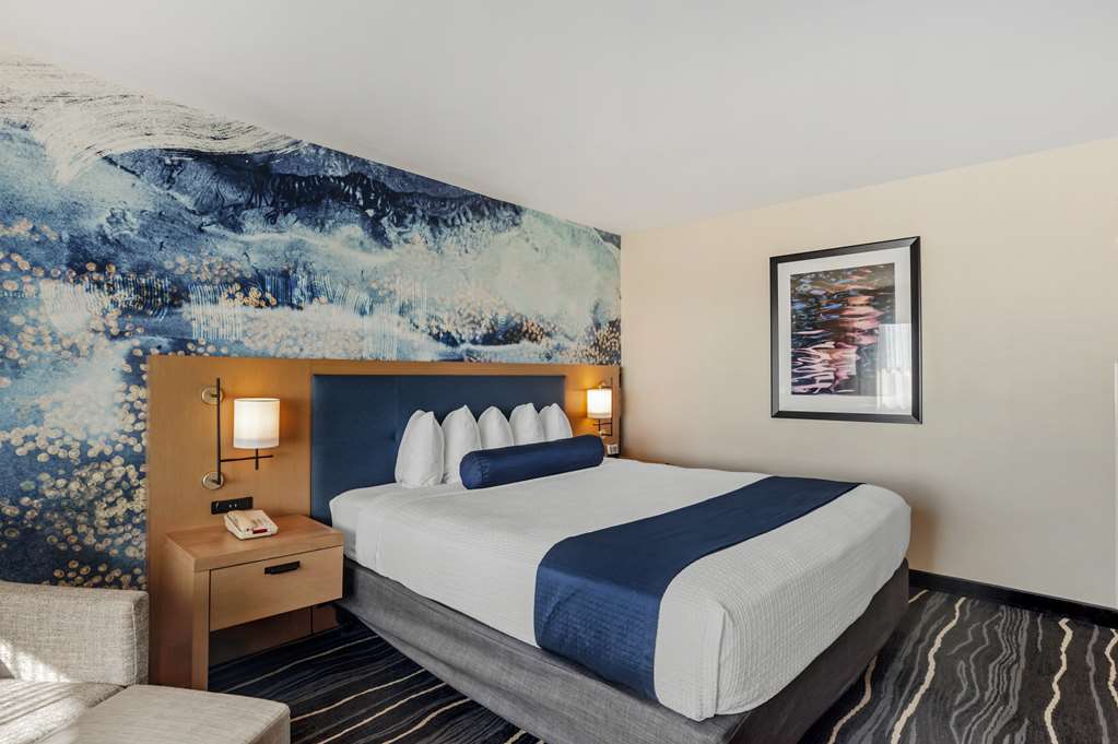 Best Western Plus Marina Gateway Hotel - photo 46