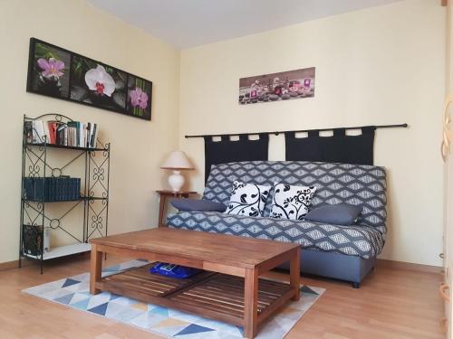 Charmante maisonnette 2 personnes avec wifi — hotel in Surgeres