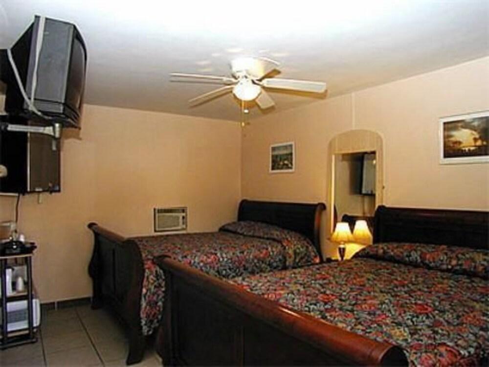 A1 Value Inn Hernando - photo 12