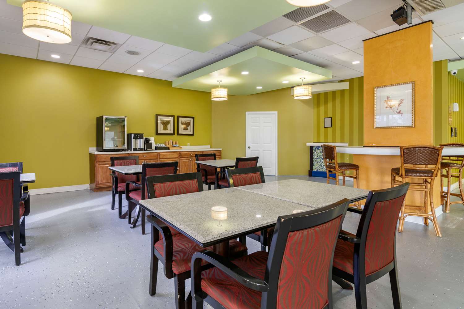 Clarion Inn Brunswick - photo 8