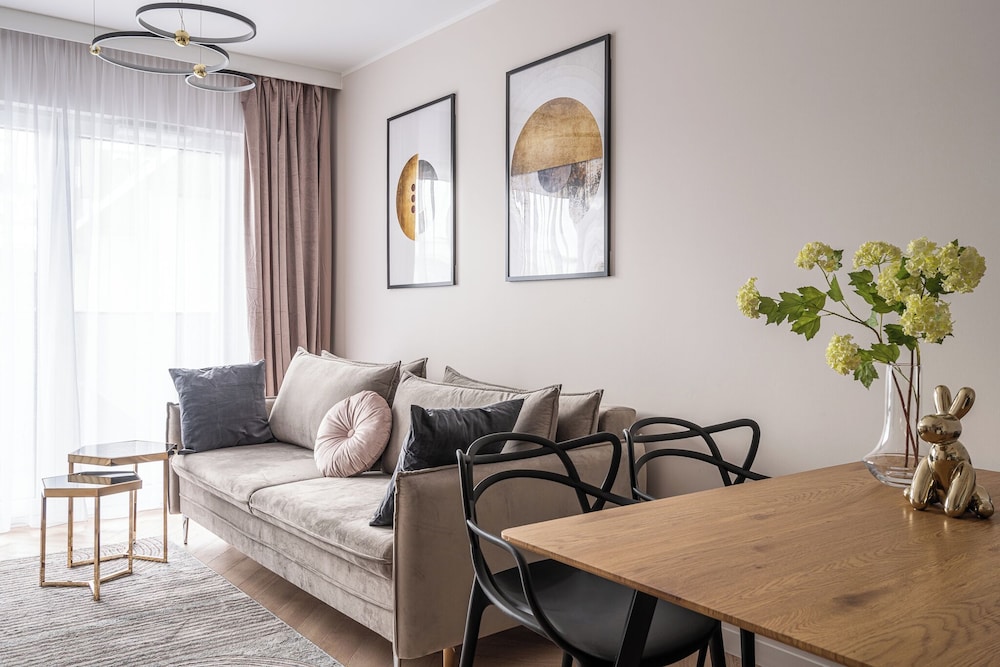 RentPlanet Nowa Manufaktura — 4-Star Luxury Hotel in Wroclaw, Poland