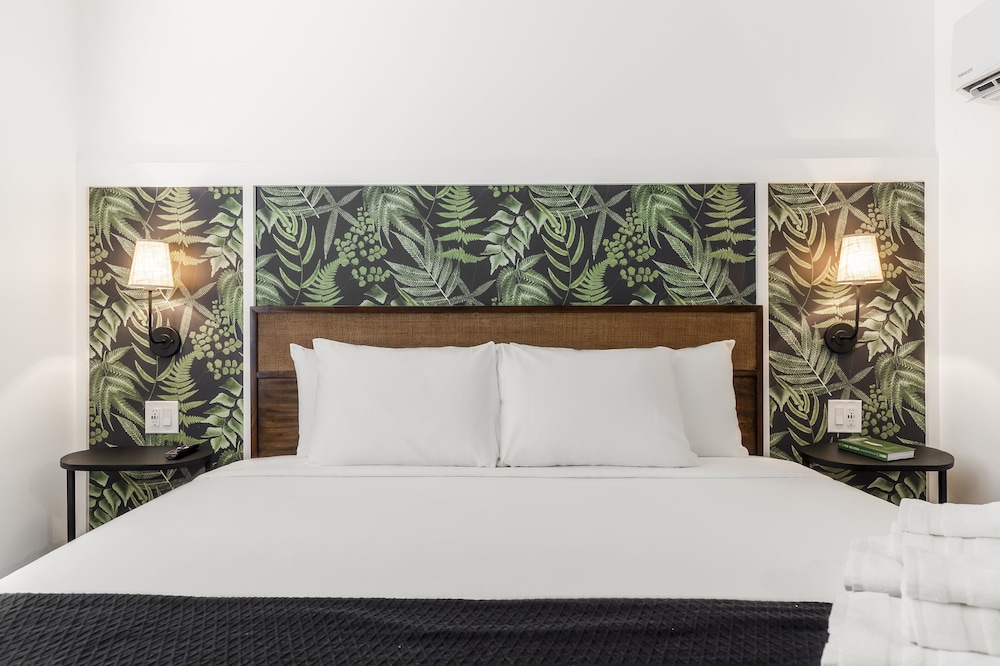 Marsh Hotel - photo 10
