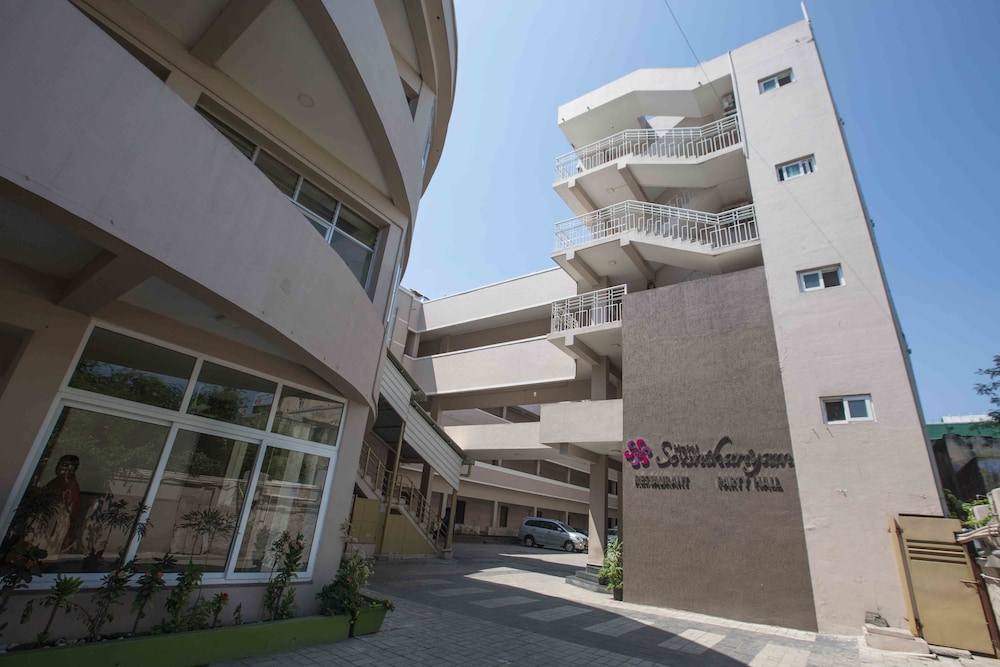 Hotel Sownthariyam in Palani, India