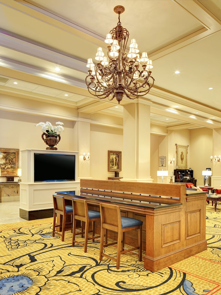 The Grand In Salem Hotel - photo 2