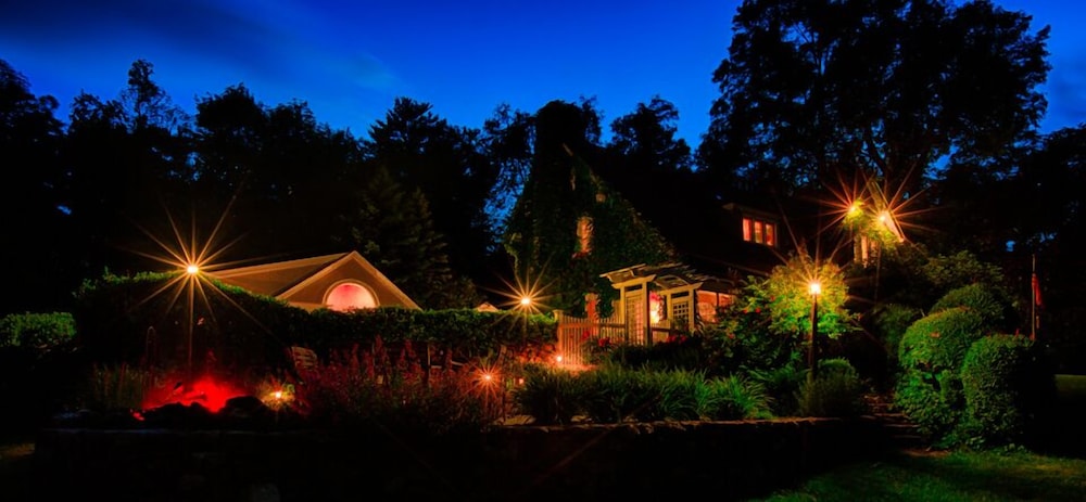 Howarth House B And B 15546467 — Fitchburg