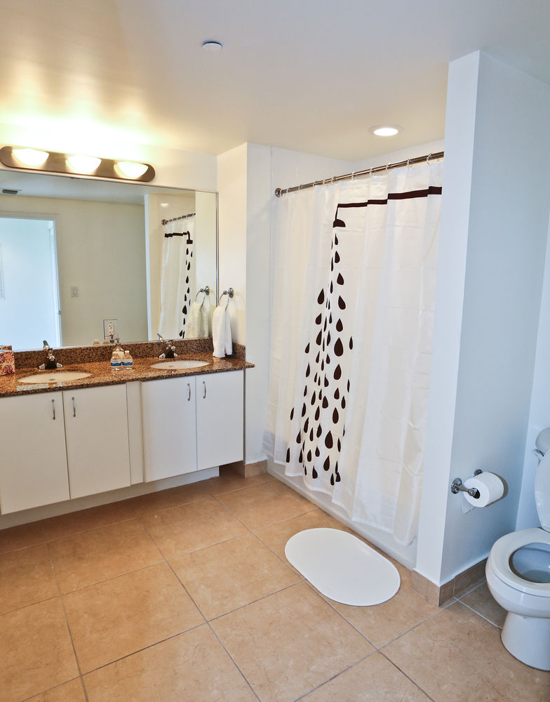 One Broadway Luxury Suites Downtown - photo 5