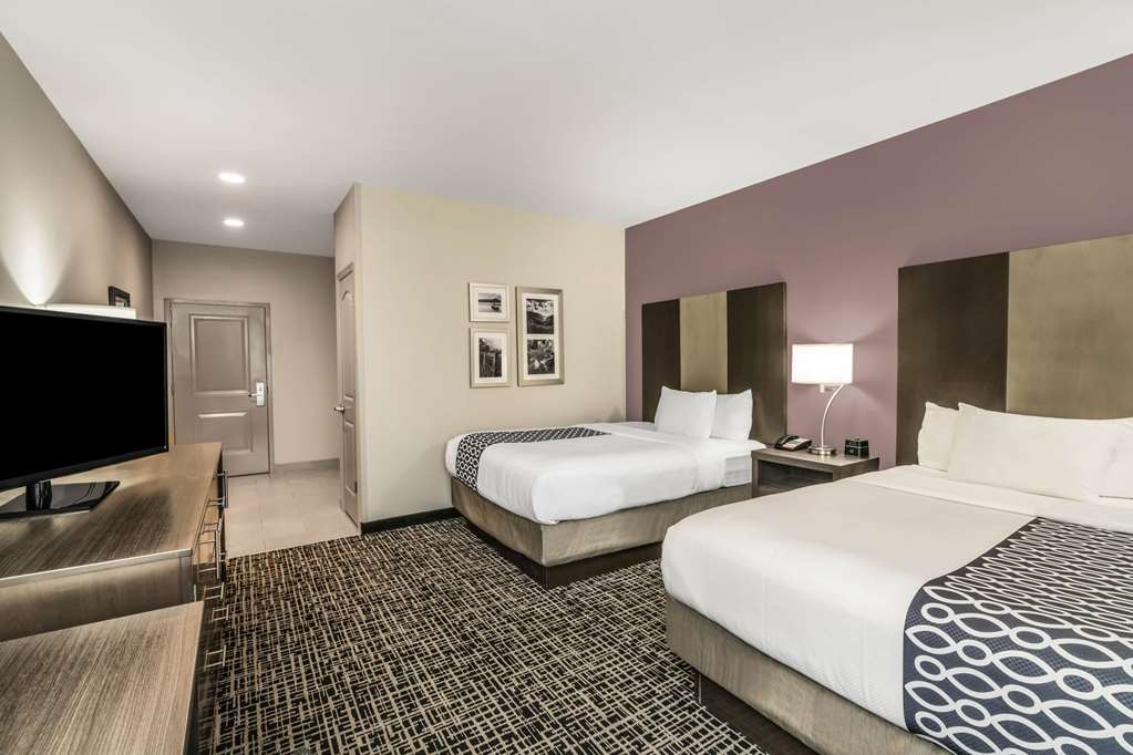 La Quinta Inn & Suites by Wyndham Chattanooga Lookout Mtn - photo 36