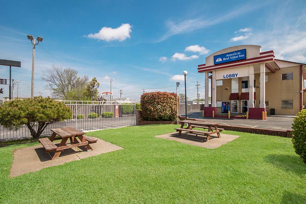 Americas Best Value Inn Tulsa at I 44 - photo 6