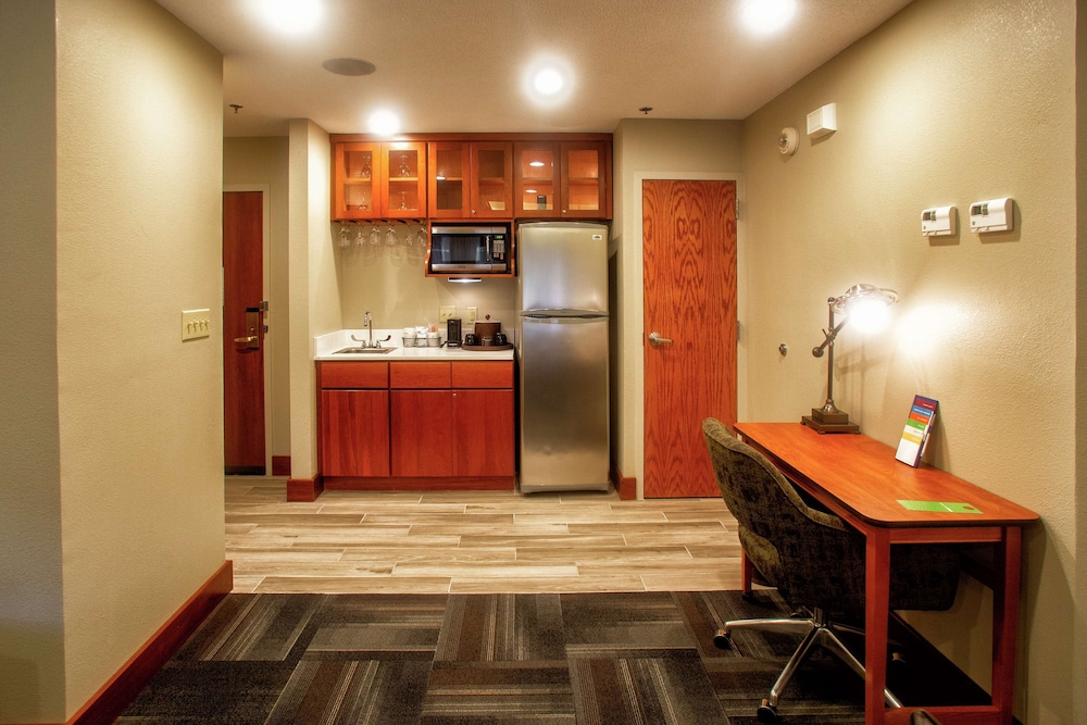 Hampton Inn Wheeling - photo 25