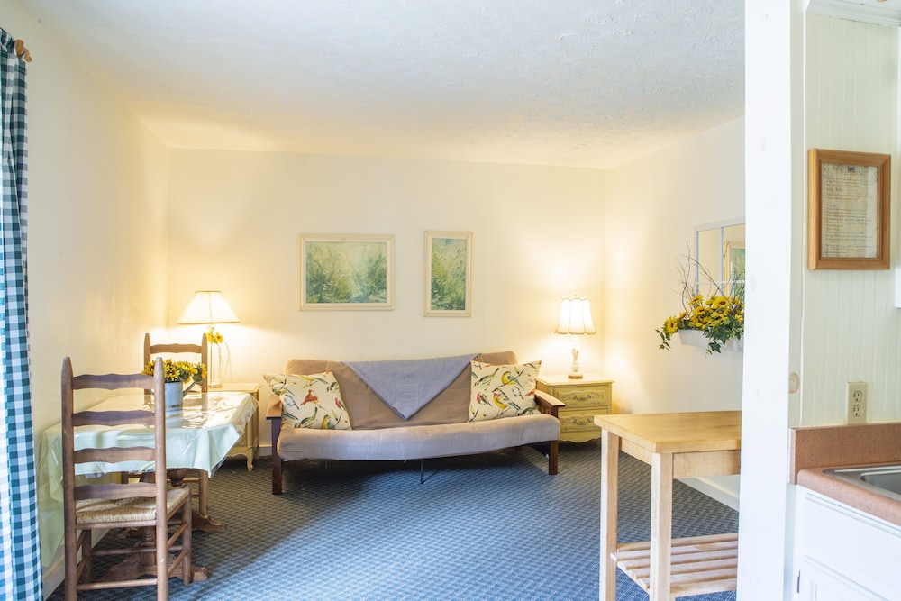 The Chimney Rock Inn & Cottages - photo 30