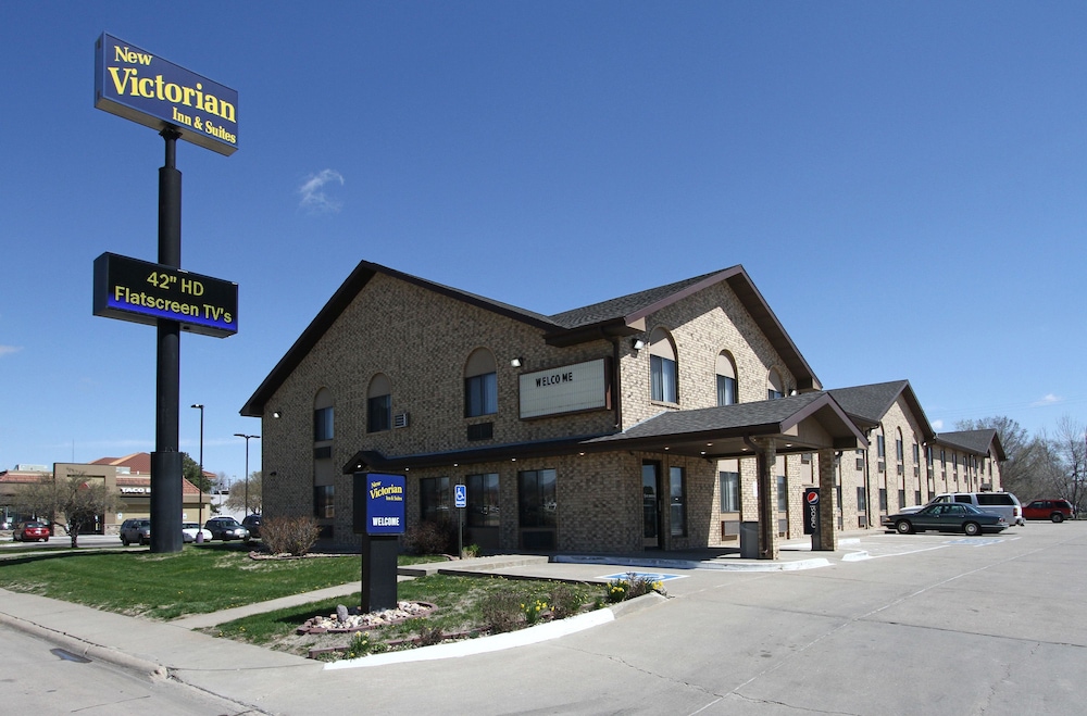 New Victorian Inn and Suites - photo 38