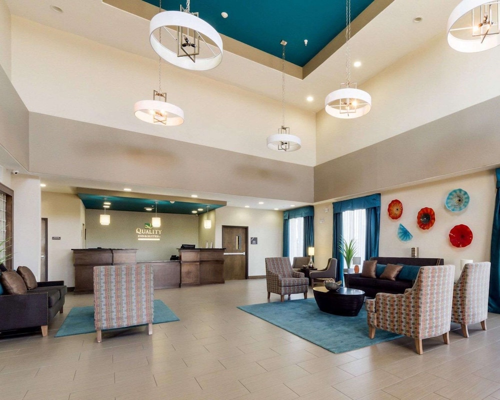 Garner Hotel Victoria East by IHG - photo 2