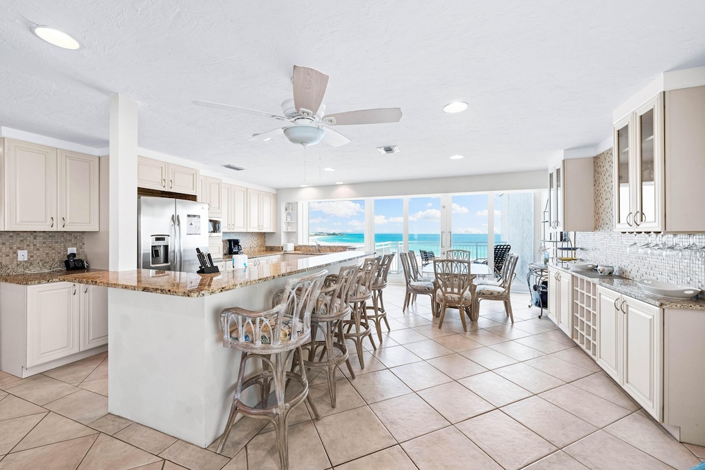 Jamaica Royale Beachfront Tower by Beachside Management - photo 12