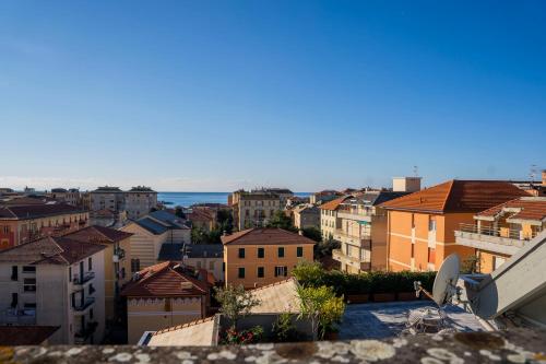 083 Casa Grande Con Attico Condominiale Vista Mare 500 Metri Dalla Spiaggia — 4-Star Luxury Hotel in Chiavari, Italy