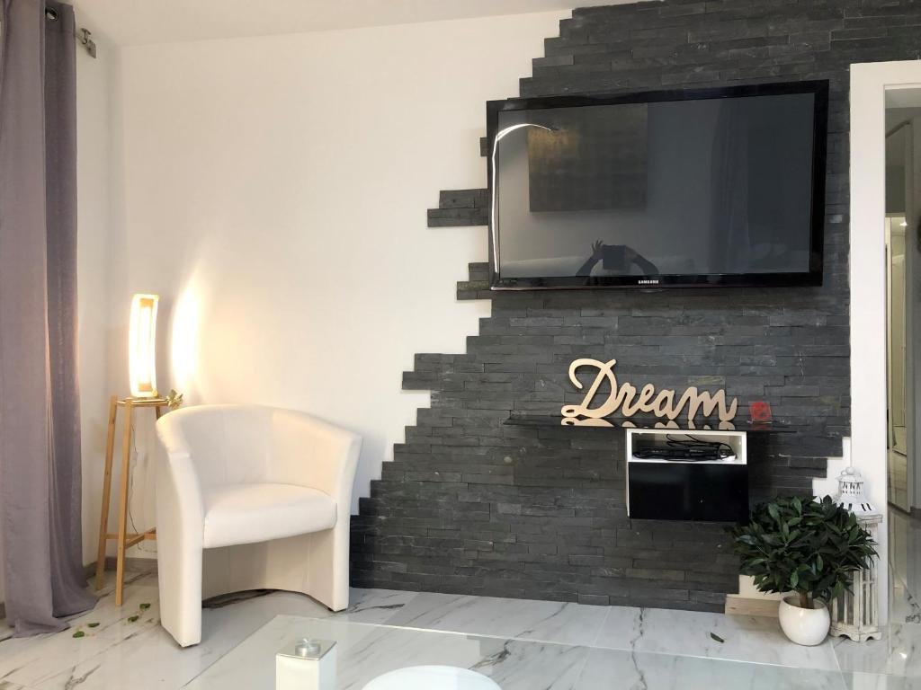 Fabulous Lakeside Family Apartment 4 Rooms — 4-Star Luxury Hotel in Montreux, Switzerland