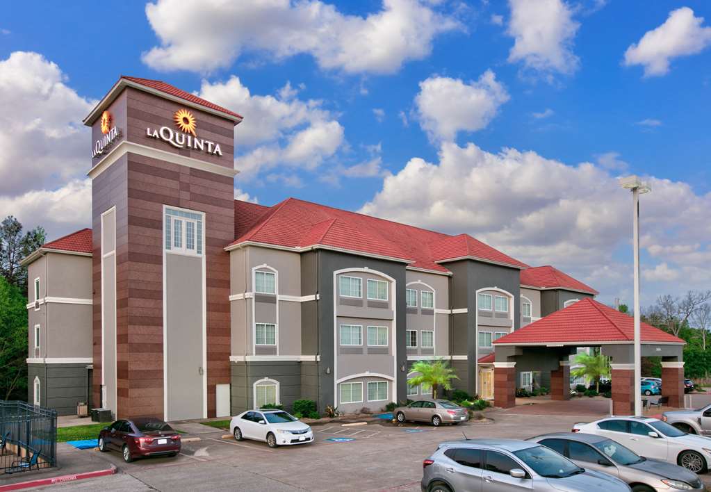 La Quinta Inn & Suites by Wyndham Palestine - featured photo