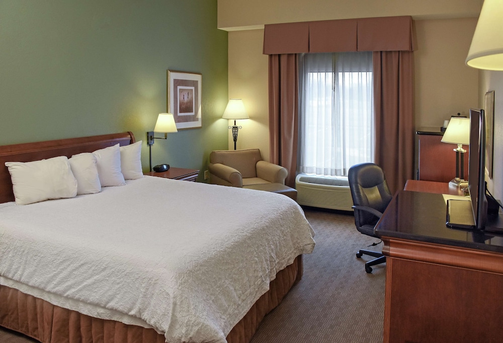 Hampton Inn & Suites Youngstown Canfield - photo 40