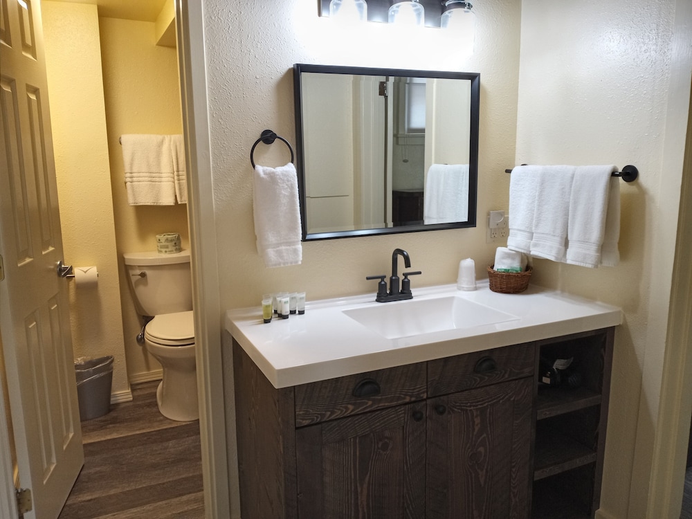 Yellowstone Riverside Cottages - photo 56