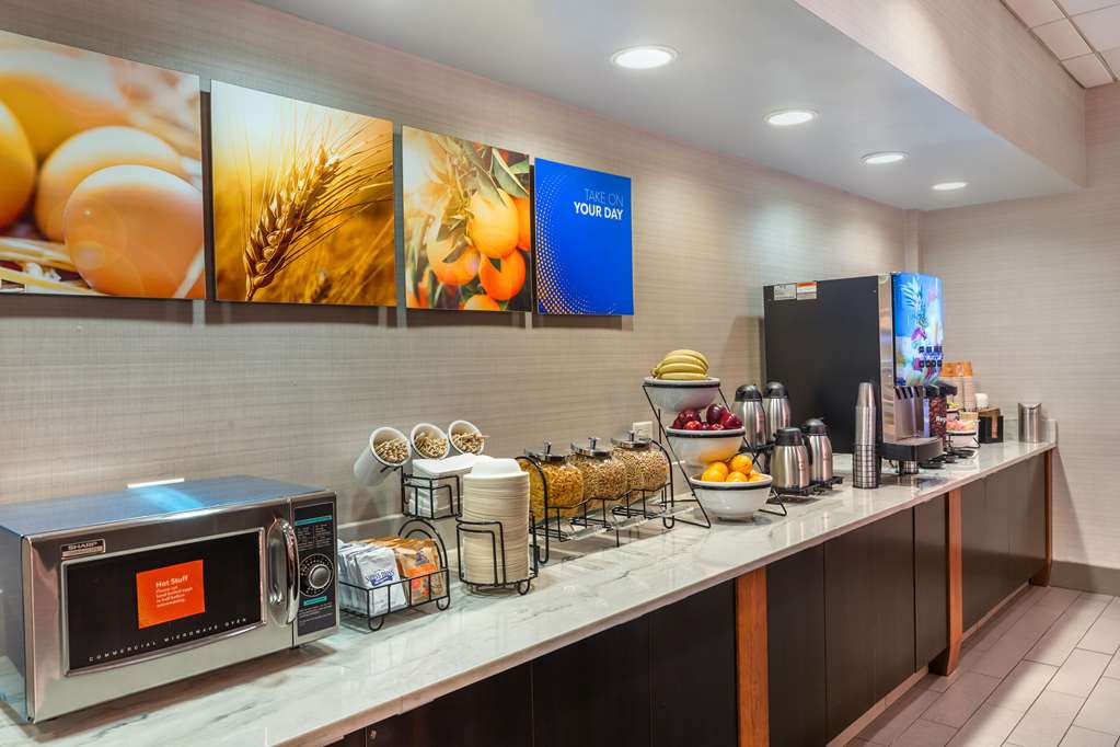 Comfort Inn & Suites Logan International Airport - photo 27