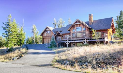 Antler Ridge Lodge — 4-Star Luxury Hotel in Big Sky, United States
