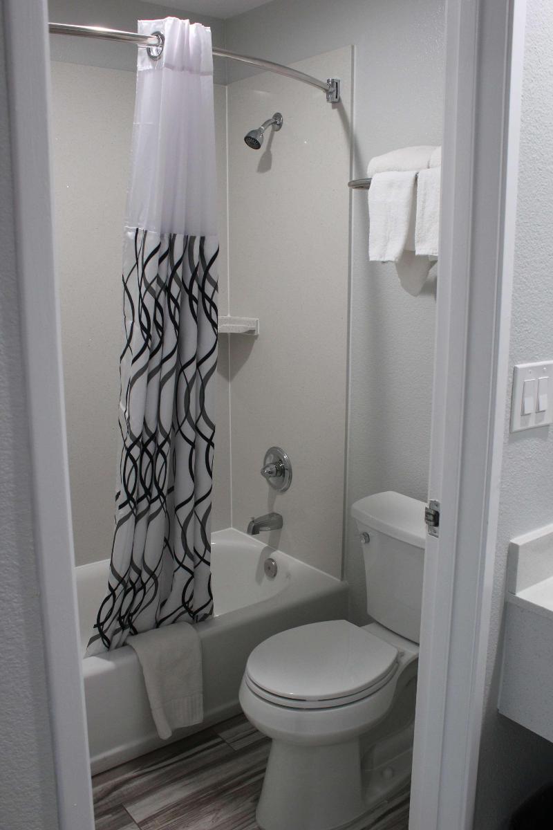 SureStay Hotel by Best Western Chowchilla Yosemite - photo 26