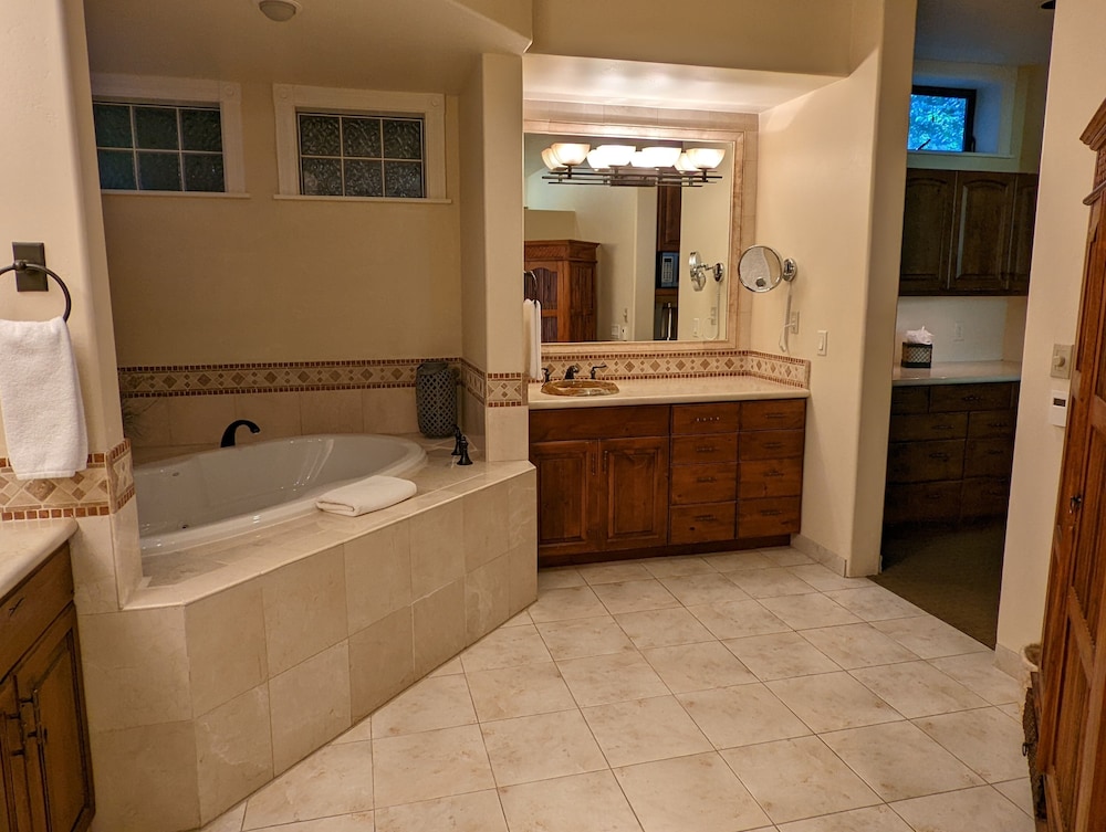 The Inn Above Oak Creek - photo 52