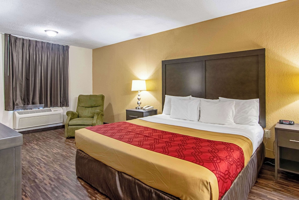 Econo Lodge Inn & Suites Matthews Charlotte - photo 14