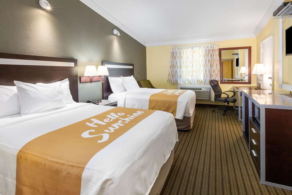 Days Inn by Wyndham Nanuet Spring Valley - photo 11