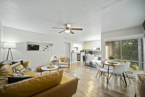 Spacious and Stylish Apartment right by AT&T Stadium — 4-Star Luxury Hotel in Arlington, United States