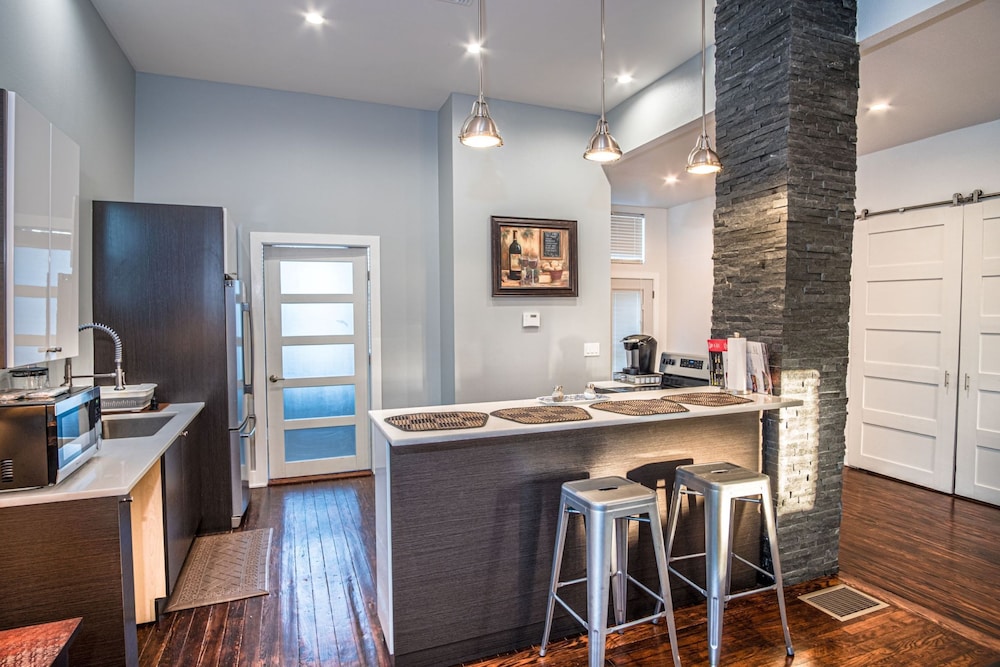 Prosperity Place Remodeled 3br 2ba Near Downtown - photo 12